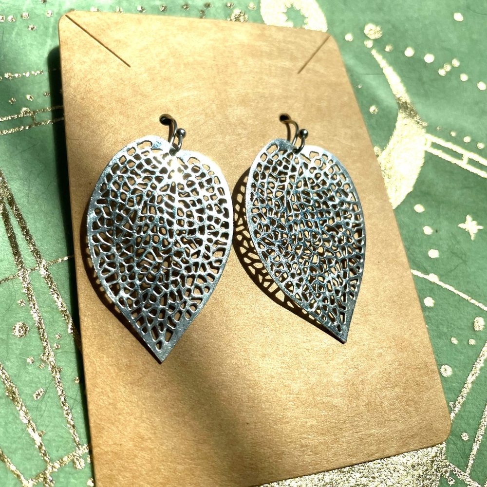 Silver leaf earrings
